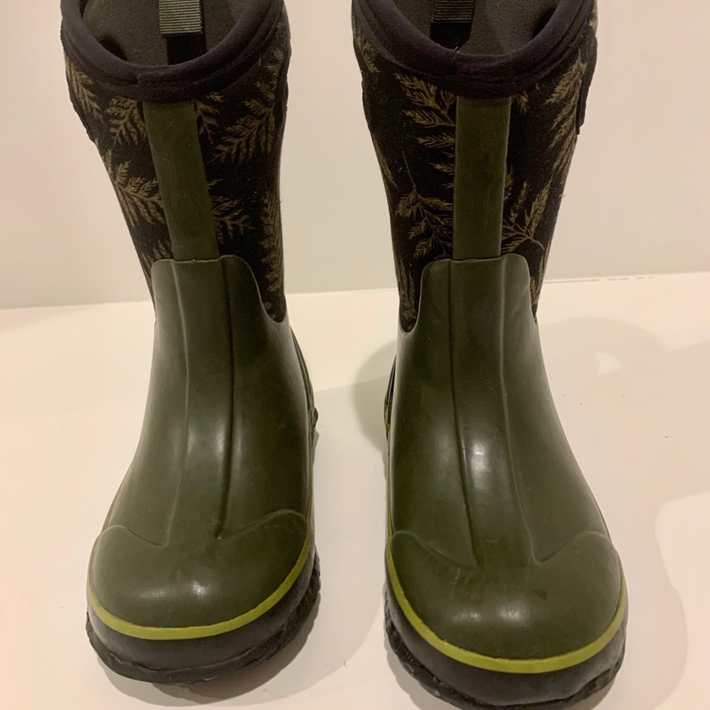 Kids Classic Bogs - size 11k